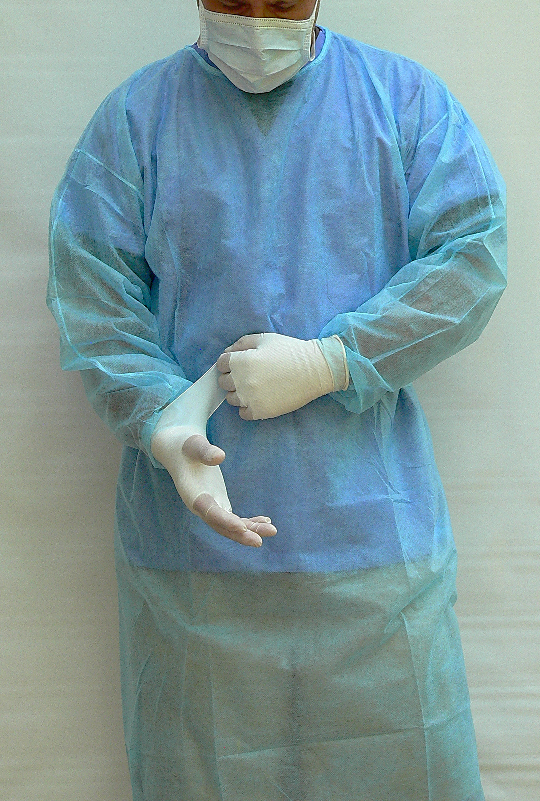 Disposable Blue Fluid-Resistant Polypropylene  Isolation Cover Gowns w/ Elastic Cuffs